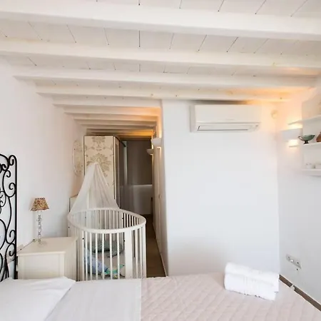 Delightful Mykonian Cycladic In Old Town *