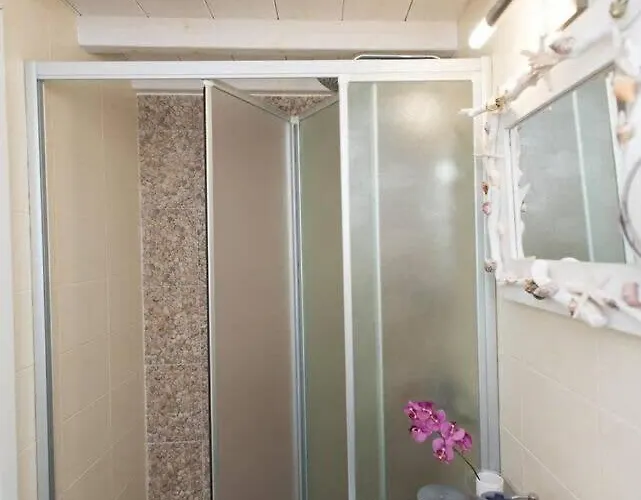 Delightful Mykonian Cycladic In Old Town Apartment